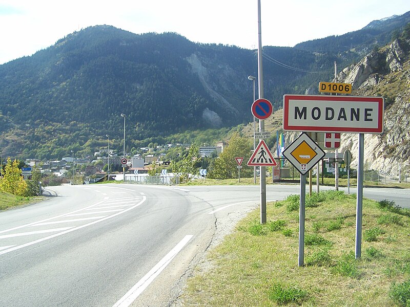 File:Entrée Modane (73).JPG