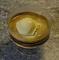 Es krim pada affogato tampak melebur dengan krema pada espreso