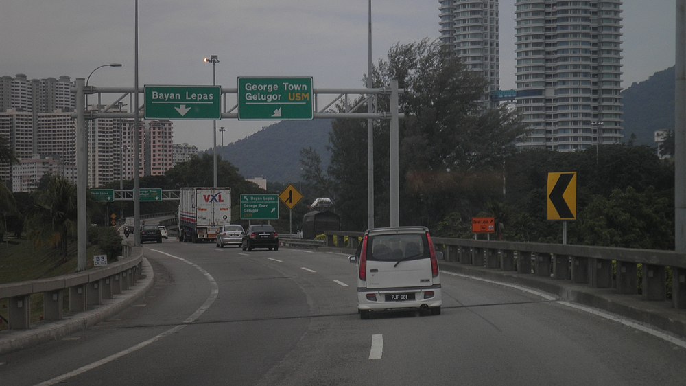 Exit to Bayan Lepas, George Town and Gelugor USM at Penang Bridge.jpg