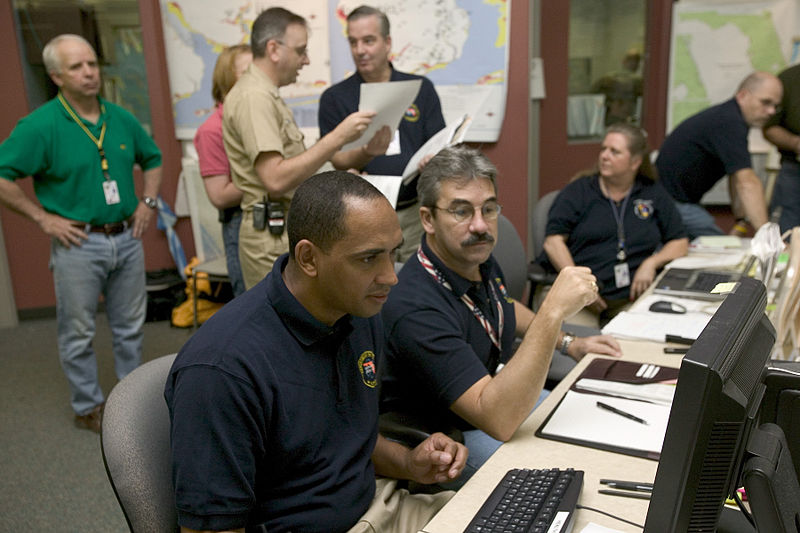 File:FEMA - 10881 - Photograph by Andrea Booher taken on 09-15-2004 in Florida.jpg