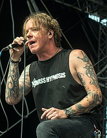 Bell performing with Fear Factory in 2016