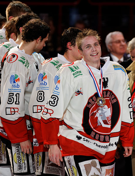 File:Finale de la coupe de France de Hockey sur glace 2013 - Remise des médailles 04.jpg