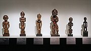 祖先崇拝と関係のある像の数々