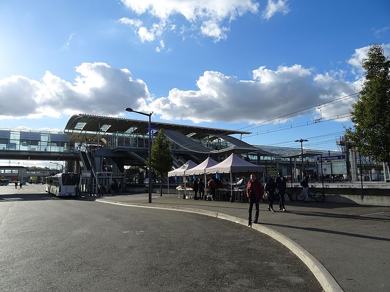 File:Gare RER B Massy Palaiseau.jpg