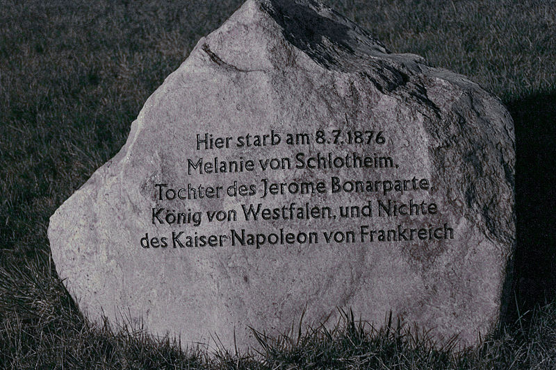 File:Gedenkstein Melanie-von-Schlotheim.JPG