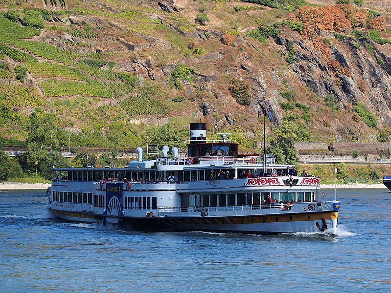 File:Goethe (ship, 1913) on the Rhine near Oberwesel pic4.JPG