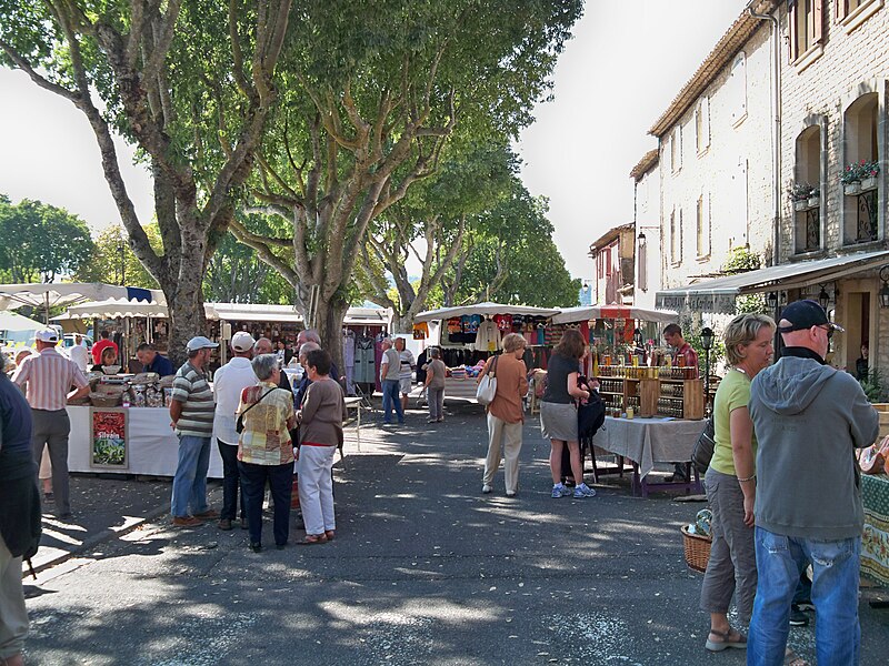 File:Goult - marché 3.jpg