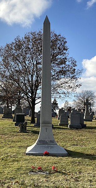 O'Banion's grave at Mount Carmel Cemetery