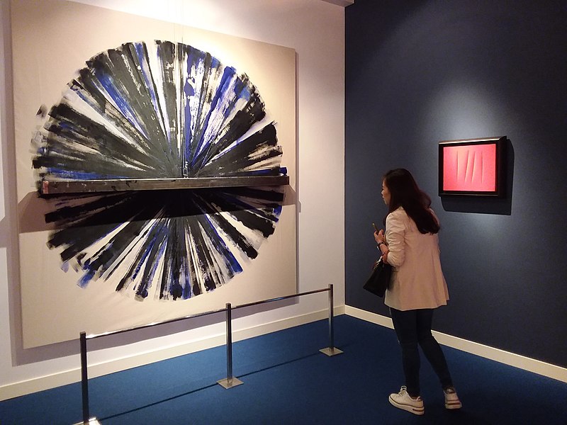 File:HKCEC 香港會議展覽中心 Wan Chai 蘇富比 Sotheby's Auction preview exhibition modern March 2019 SSG 42.jpg