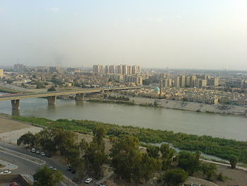 منظر عام من بغداد و يبدو في المشهد شارع حيفا