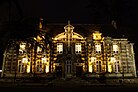 Harfleur - fachada sul da prefeitura à noite.jpg