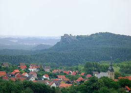 Heimburg seen from the ridge of the Ziegenberg, in the background Regenstein Castle