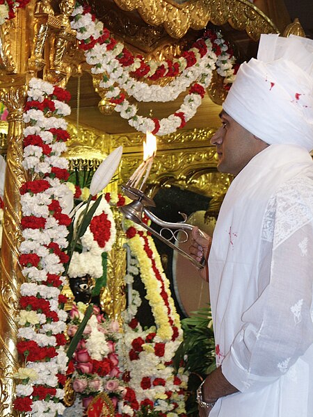 File:His Holiness Acharya 1008 Shree Koshalendraprasadji Maharaj 1.JPG