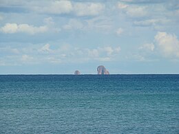 Iles Fratelli depuis le Cap Serrat.jpg