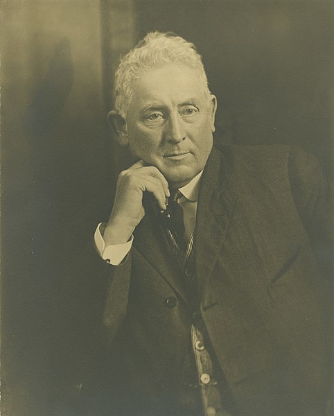 File:Julian Alden Weir, c. 1915.jpg