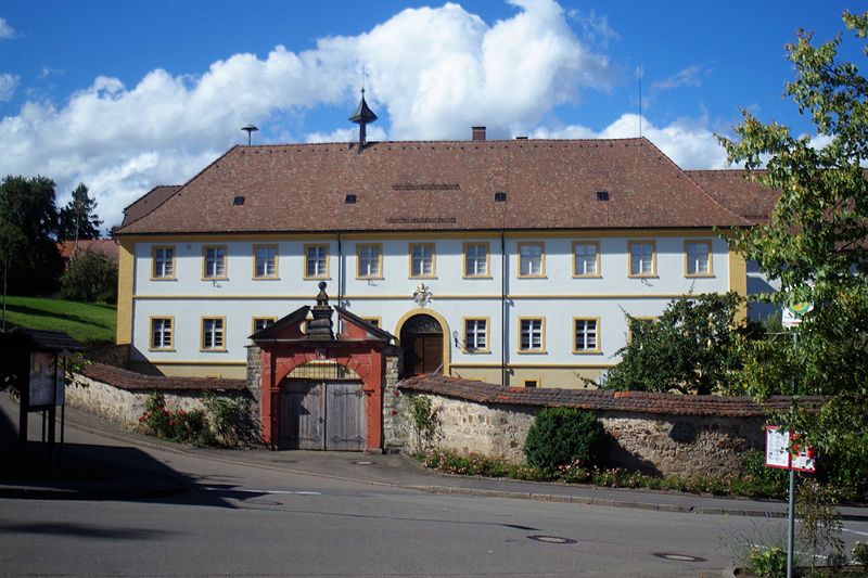 File:Kloster Riedern am Wald mit Umfassungsmauer.jpg