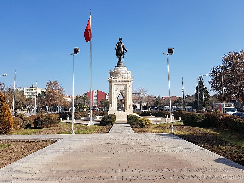 File:Konya Atatürk Anıtı 1.jpg