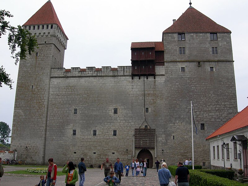 File:KuressaareCastle.JPG