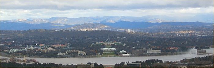 Le lac vu du Mont Ainslie.