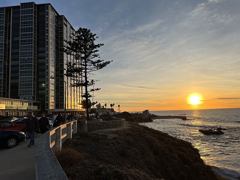 File:La Jolla Cove 2 2022-12-04.jpeg