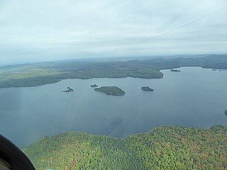 <span class="mw-page-title-main">Lake Wayagamac</span> Body of water