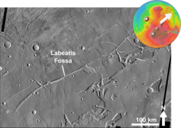 Labeatis Fossae basé sur THEMIS Day IR.png