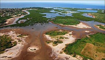 Lagune de la Somone vue du ciel.jpg Photo by Julienlerêveur}