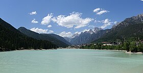 Lac d'Auronzo makalesinin açıklayıcı görüntüsü