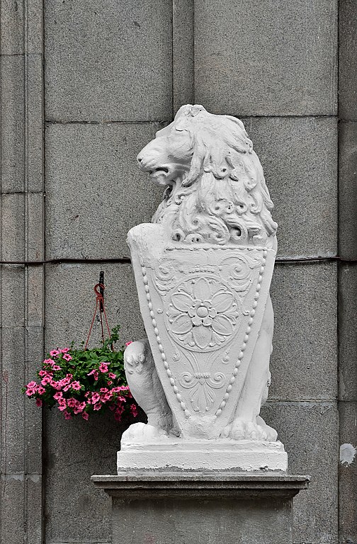 Moscow. The sculpture of a lion with a shield before a house in Myastitskaya Street.