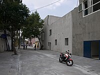 Luis Barragan uyining tashqi ko'rinishi 01.jpg