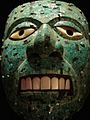 Un ejemplo de una máscara azteca en incrustaciones de turquesa y otros materiales, British Museum