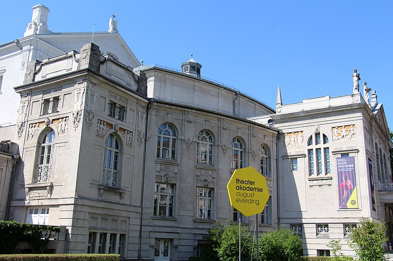 File:München - Prinzregententheater (1).jpg