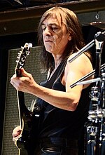 Bawdlun am Malcolm Young