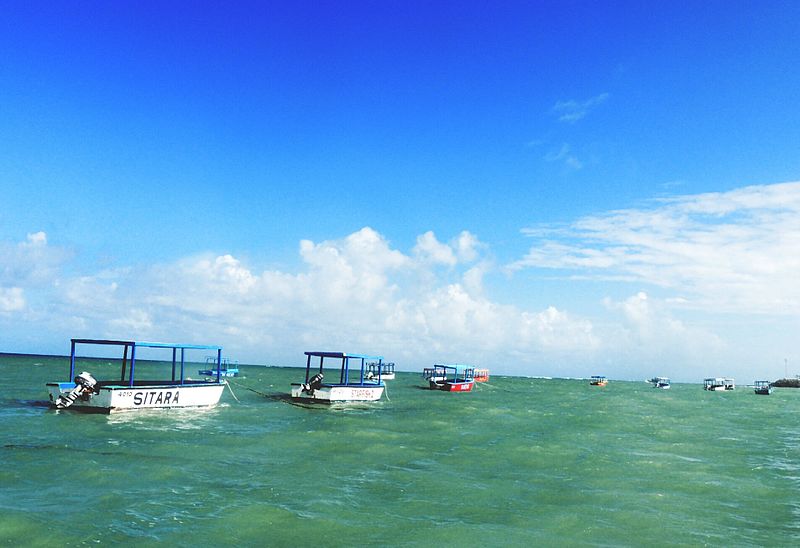 File:Malindi Boat Traffic.jpg