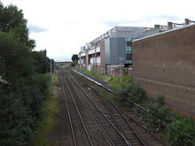 Bahnhaltestelle neben dem Stadion