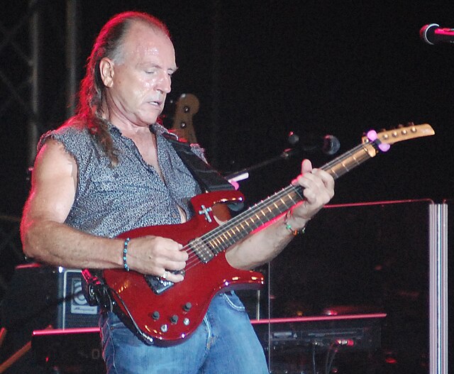 Farner performing in 2009