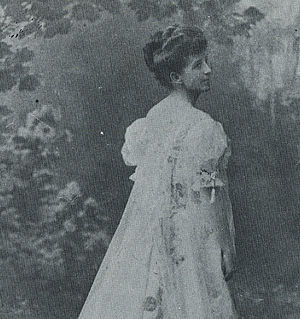 Mary Cunningham (formerly Twynam) in about 1889 Mary Twynam.jpg