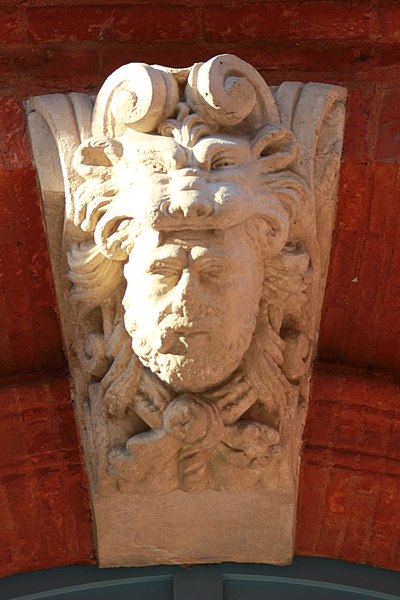 File:Mascaron du porche de l'Hôtel de Caulet-Resseguier.jpg