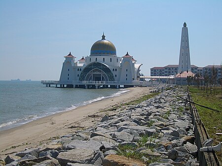 Fail:Masjid-Selat-Melaka-2260.jpg