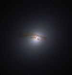 Messier 84 nucleus Hubble.jpg