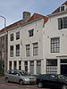 Huis met gecementeerde lijstgevel