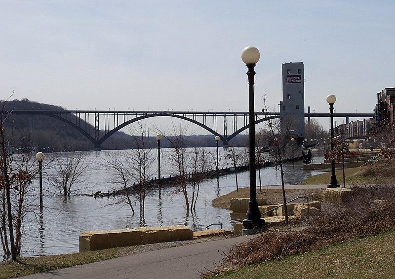 File:Mississippi River at St. Paul 4.jpg