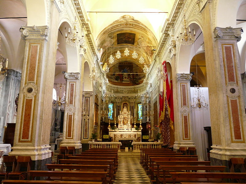 File:Moneglia-chiesa san giorgio-navata centrale.JPG