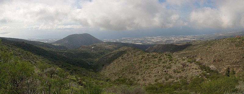 File:Montaña de Tejina - panoramio.jpg