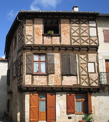 File:Montricoux maison à colombages.jpg