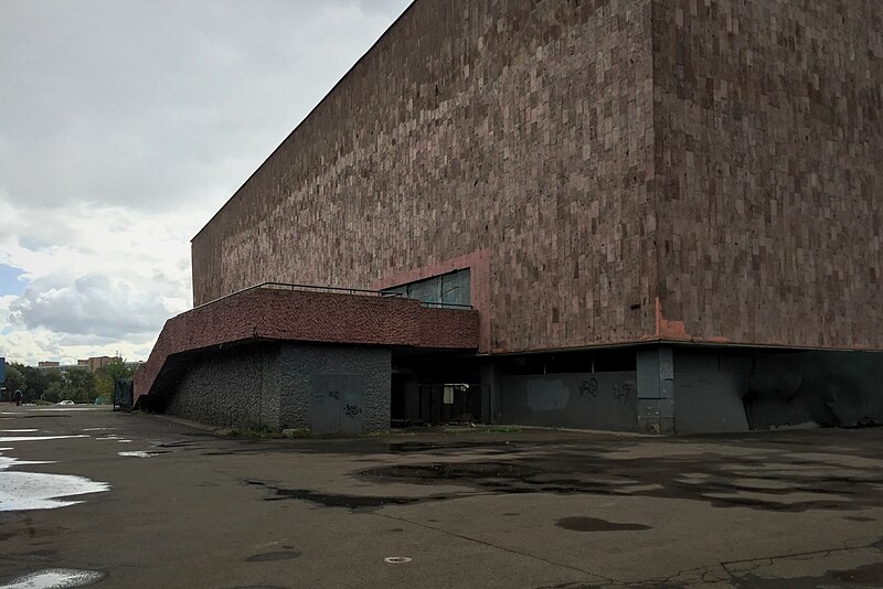 File:Moscow, Dmitrovskoe Schosse 83, former Yerevan Cinema (30886407093).jpg