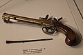 Musée d'histoire de Nantes - 395 - Pistolet à baïonnette et baguette en fanon de baleine.jpg