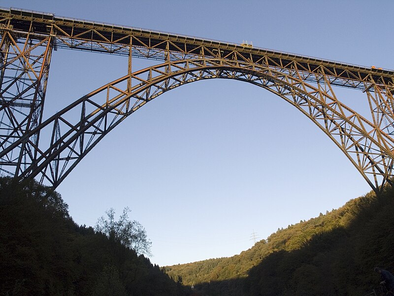 File:NRW, Solingen - Mungstener Brucke 01.jpg