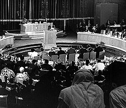 גמאל עבד אל נאצר, נשיא מצרים נואם בפני ועידת הארגון ב-1964