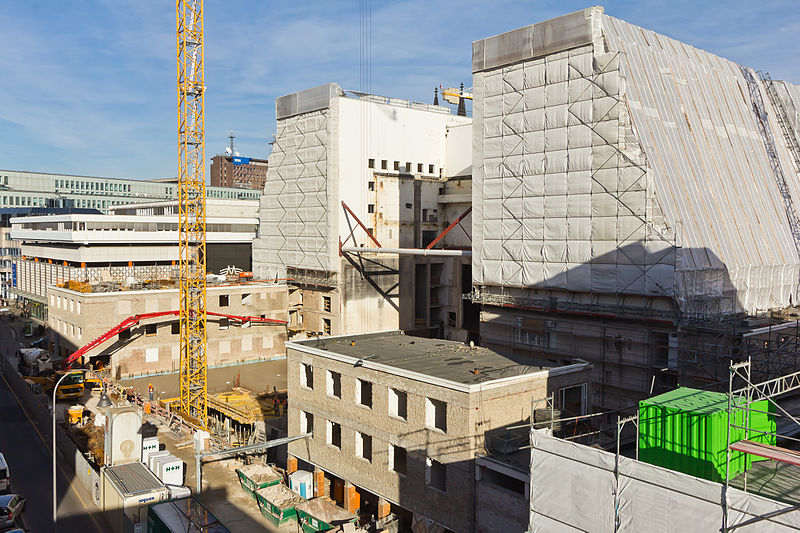 File:Opernhaus Köln - Bauarbeiten Ansicht Krebsgasse-7570.jpg